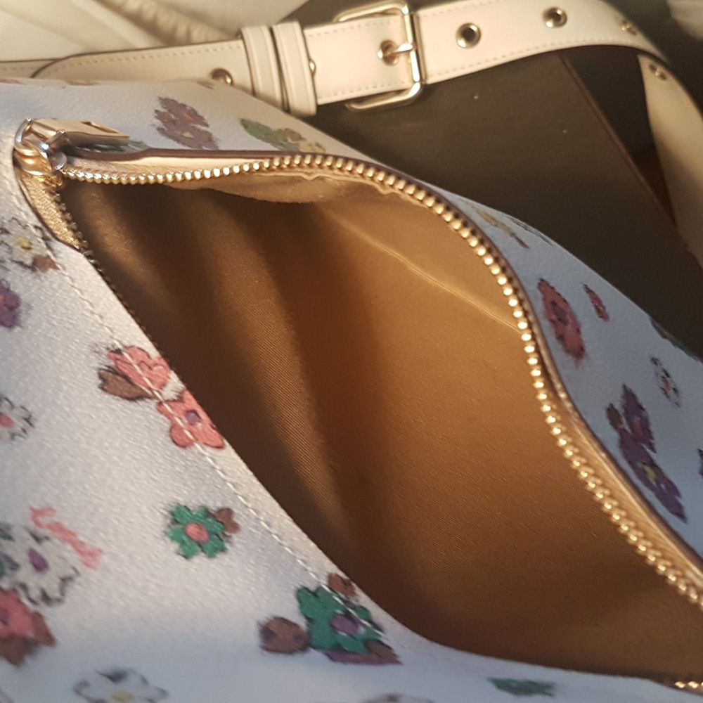 Coach Floral Print White Shoulder Bag - Picture 8 of 15